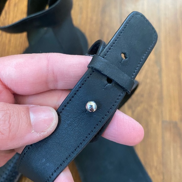 Vince Sawyer Leather Ankle-Wrap Sandal - Picture 5 of 8